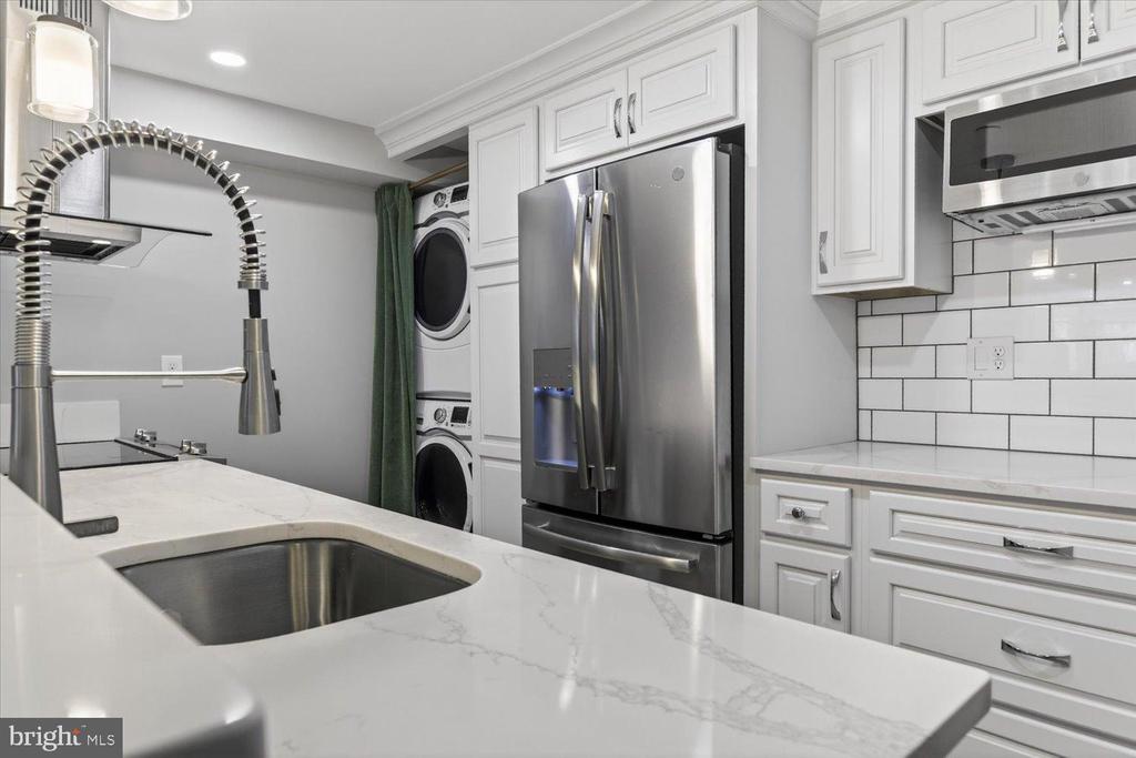 212 5TH STREET NE