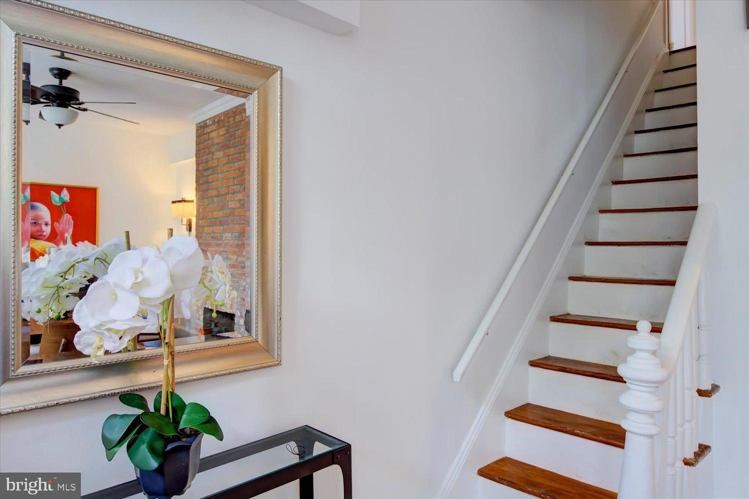 911 INDEPENDENCE AVENUE SE