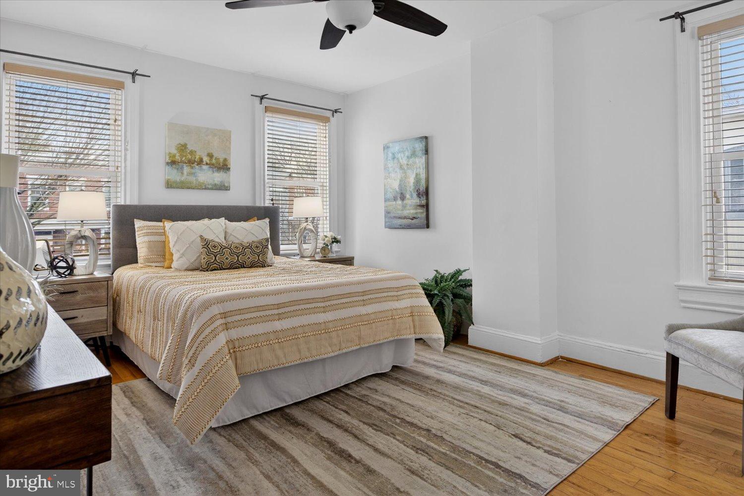 911 INDEPENDENCE AVENUE SE