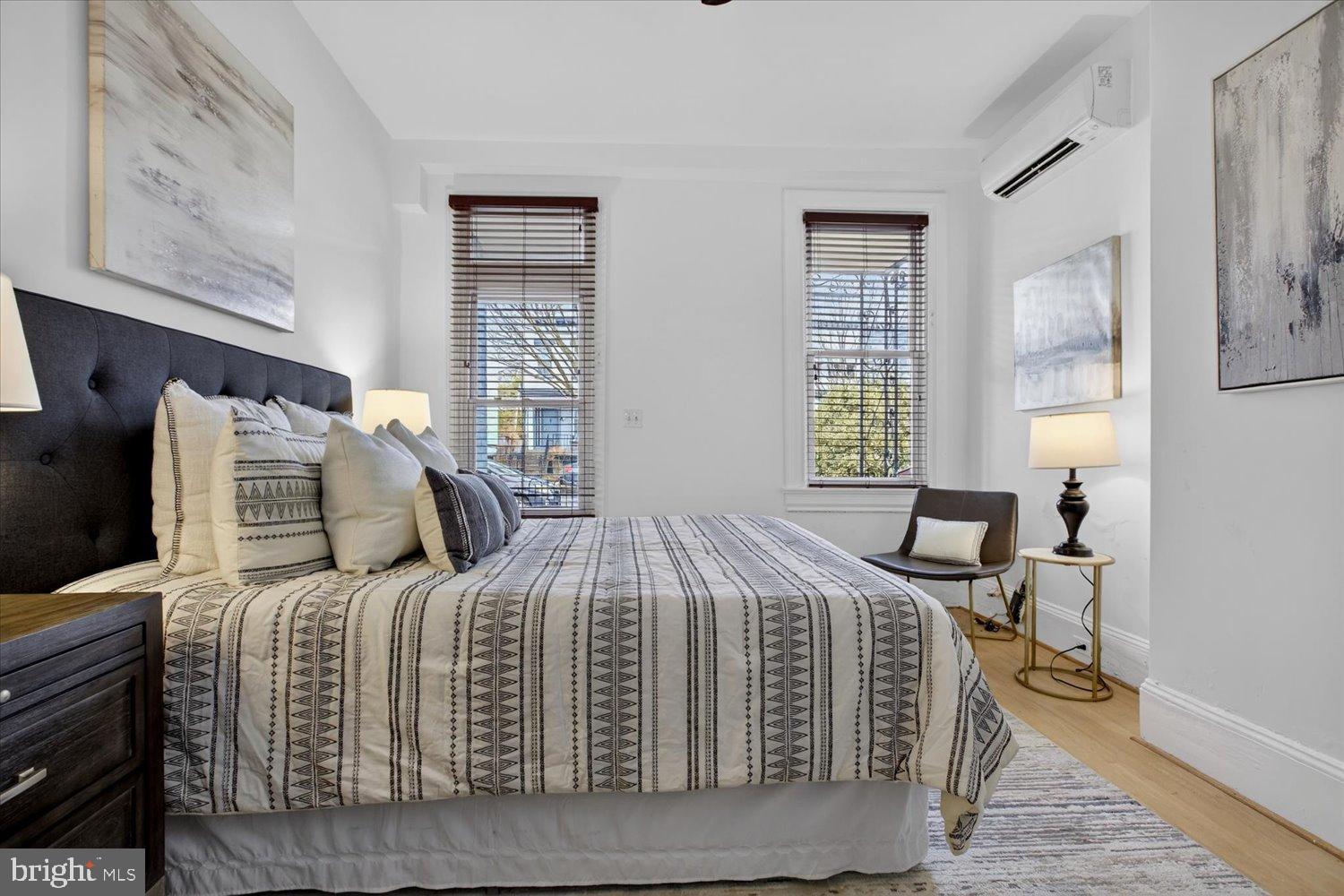 911 INDEPENDENCE AVENUE SE