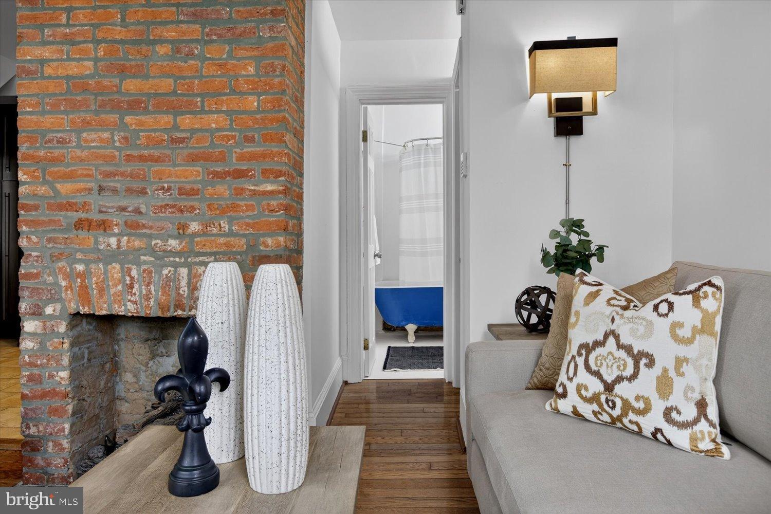 911 INDEPENDENCE AVENUE SE