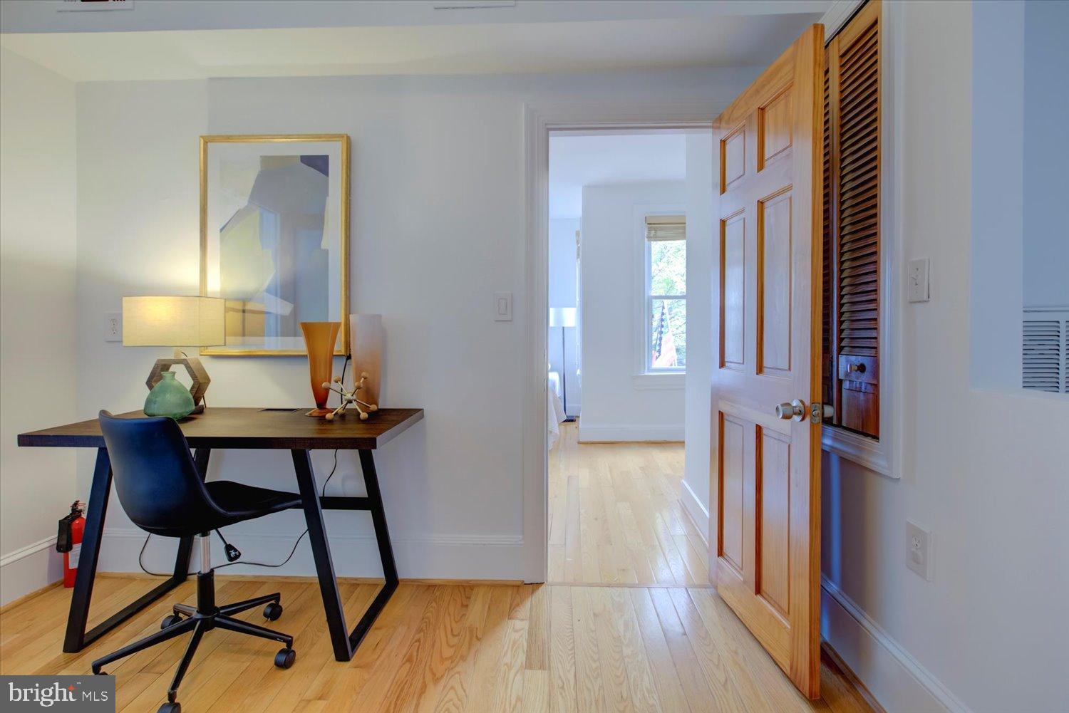 911 INDEPENDENCE AVENUE SE