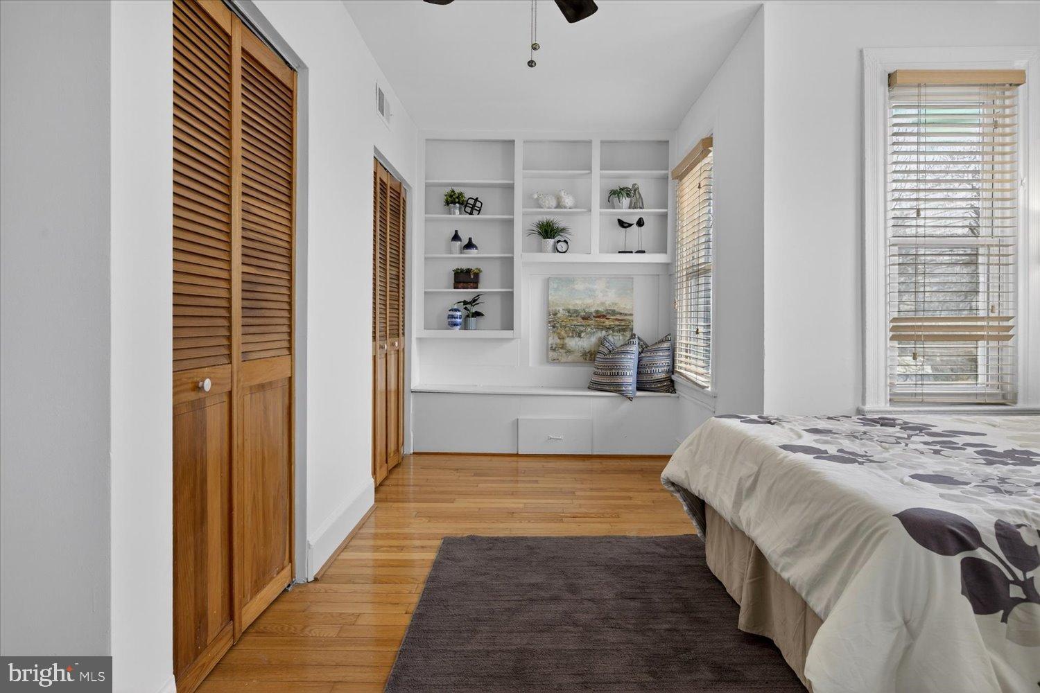 911 INDEPENDENCE AVENUE SE