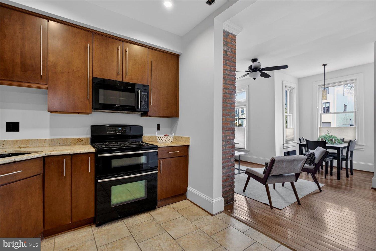 911 INDEPENDENCE AVENUE SE