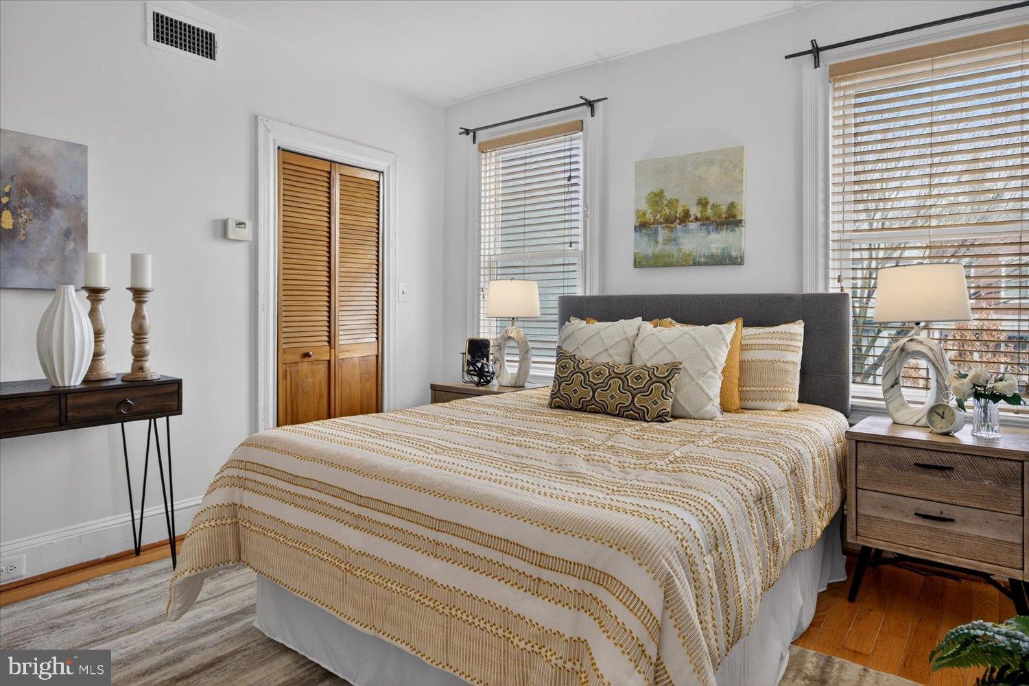 911 INDEPENDENCE AVENUE SE