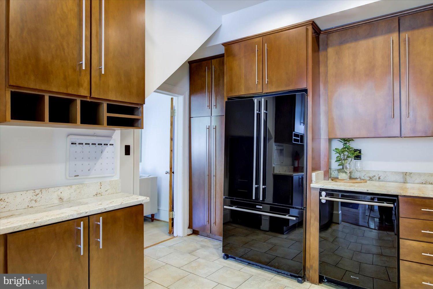 911 INDEPENDENCE AVENUE SE