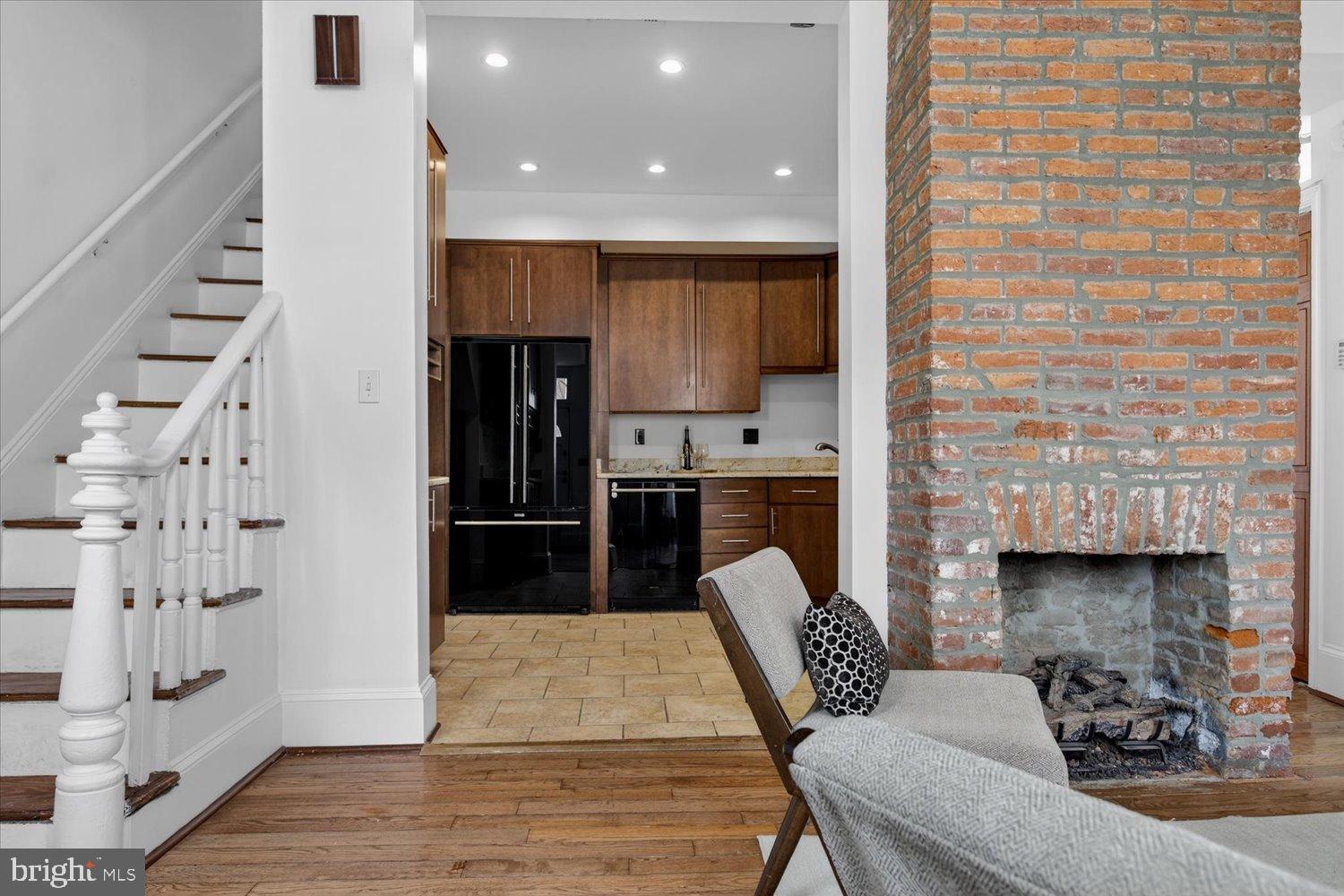 911 INDEPENDENCE AVENUE SE