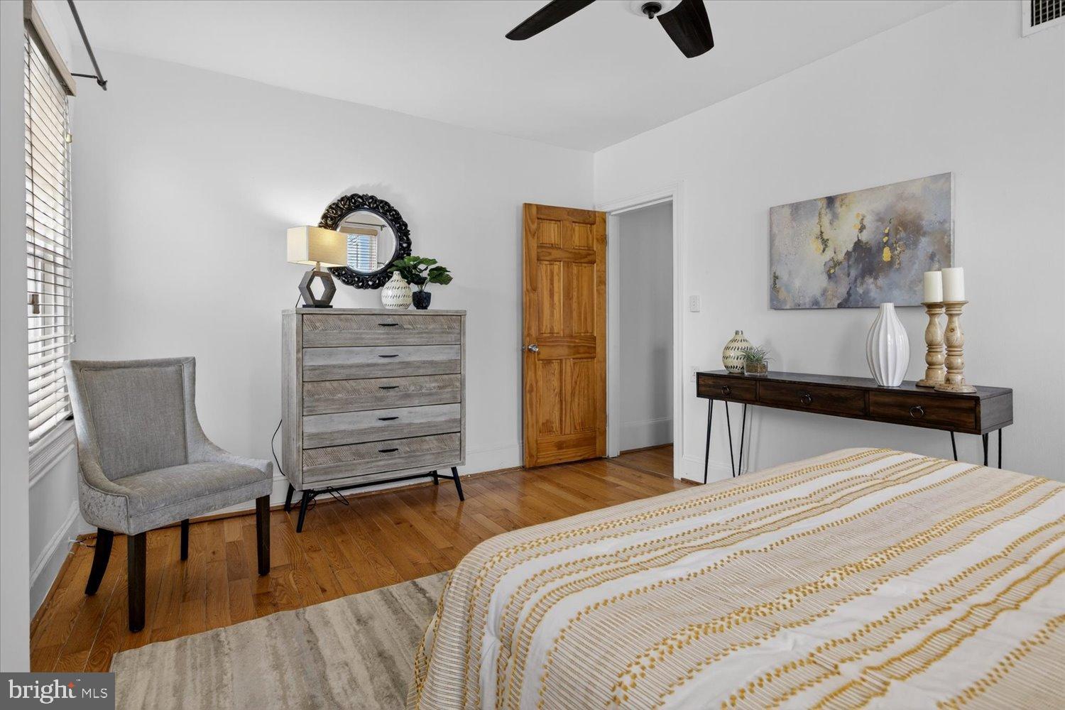 911 INDEPENDENCE AVENUE SE