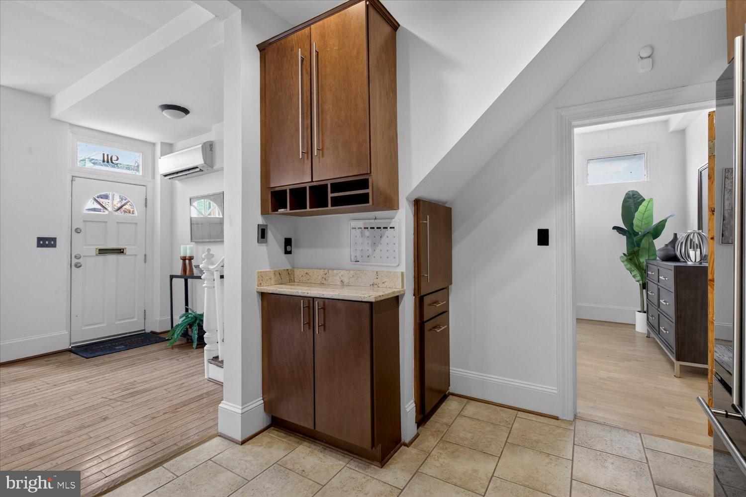 911 INDEPENDENCE AVENUE SE