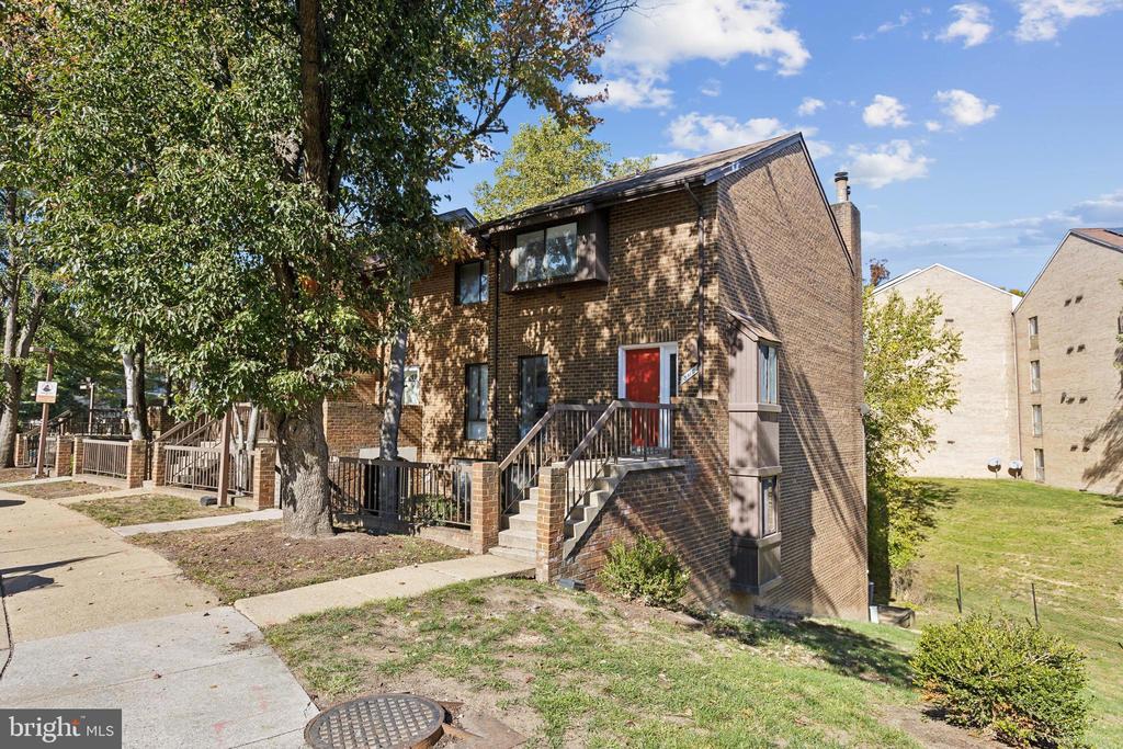 3115 HAWTHORNE DRIVE NE 3115