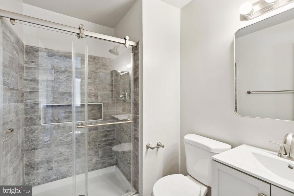 3115 HAWTHORNE DRIVE NE 3115