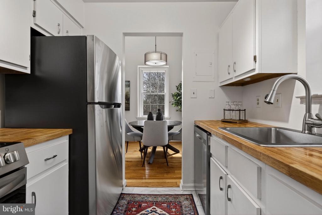 3820 39TH STREET NW F120