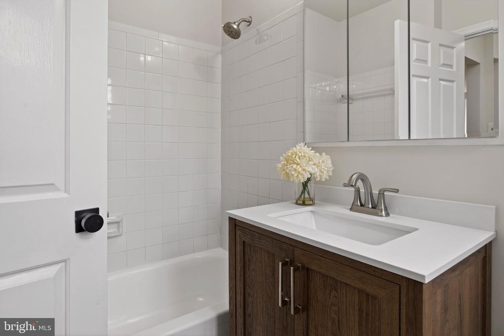 3820 39TH STREET NW F120
