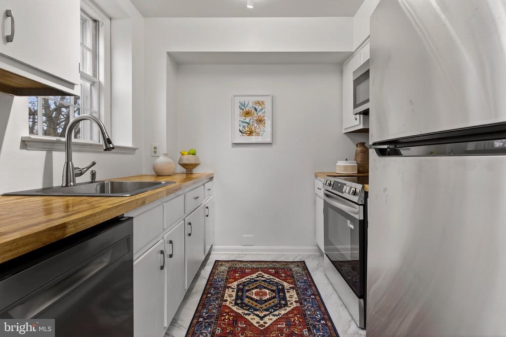 3820 39TH STREET NW F120