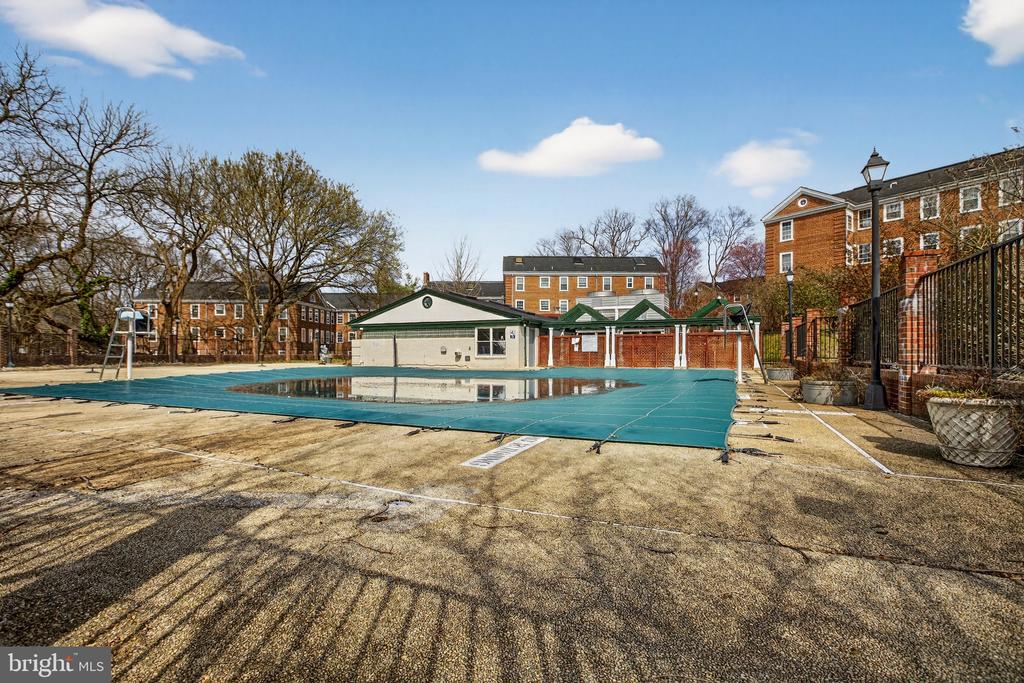 3820 39TH STREET NW F120