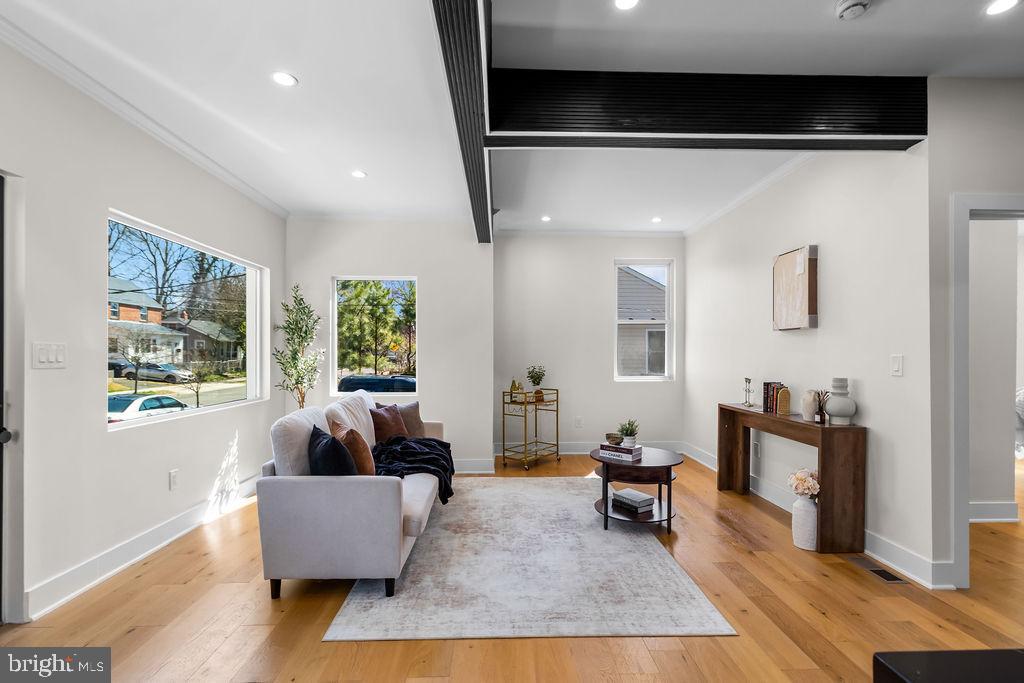 713 CROISSANT PLACE SE