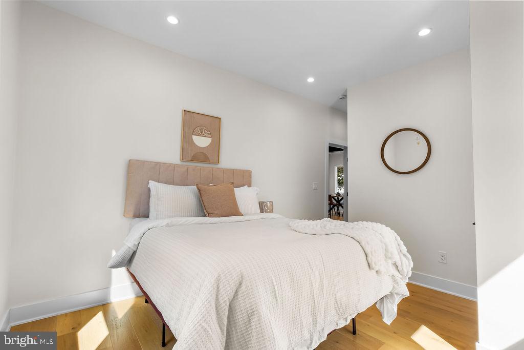 713 CROISSANT PLACE SE