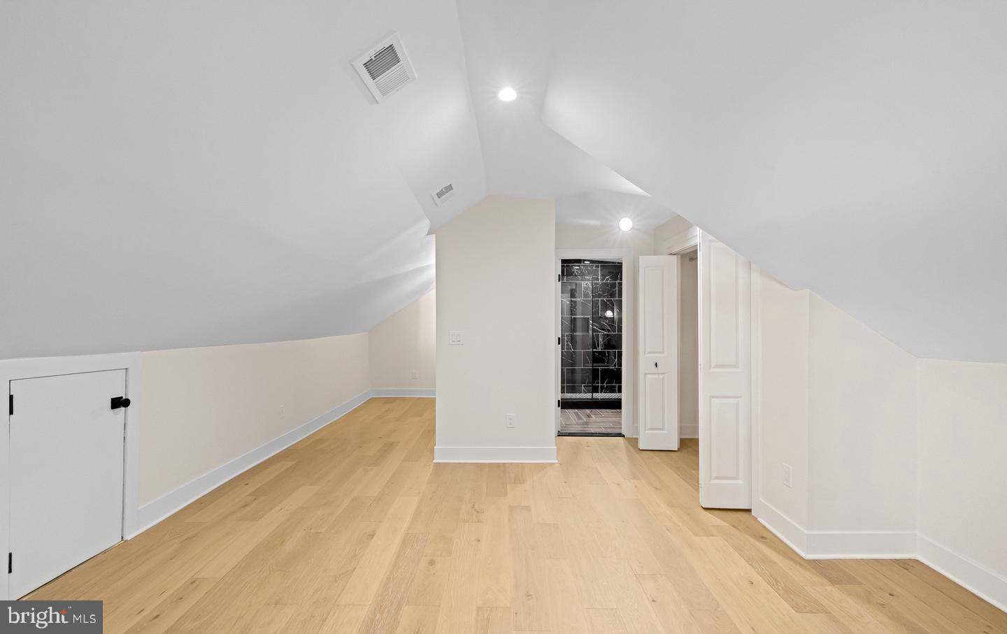 713 CROISSANT PLACE SE