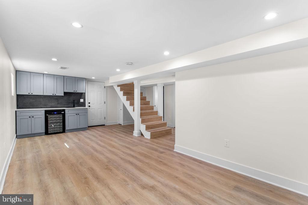 713 CROISSANT PLACE SE