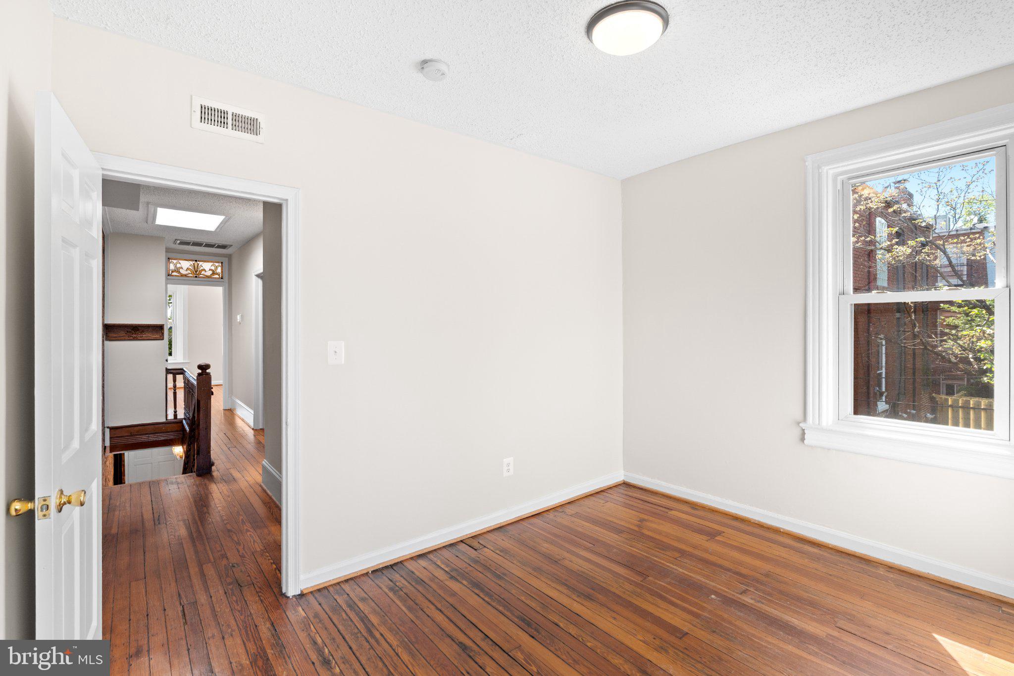 1112 I STREET SE