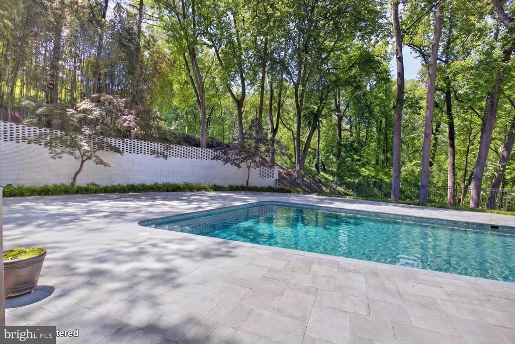 4101 CATHEDRAL AVENUE NW 801