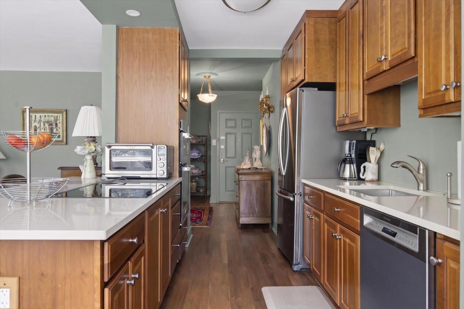 4101 CATHEDRAL AVENUE NW 801