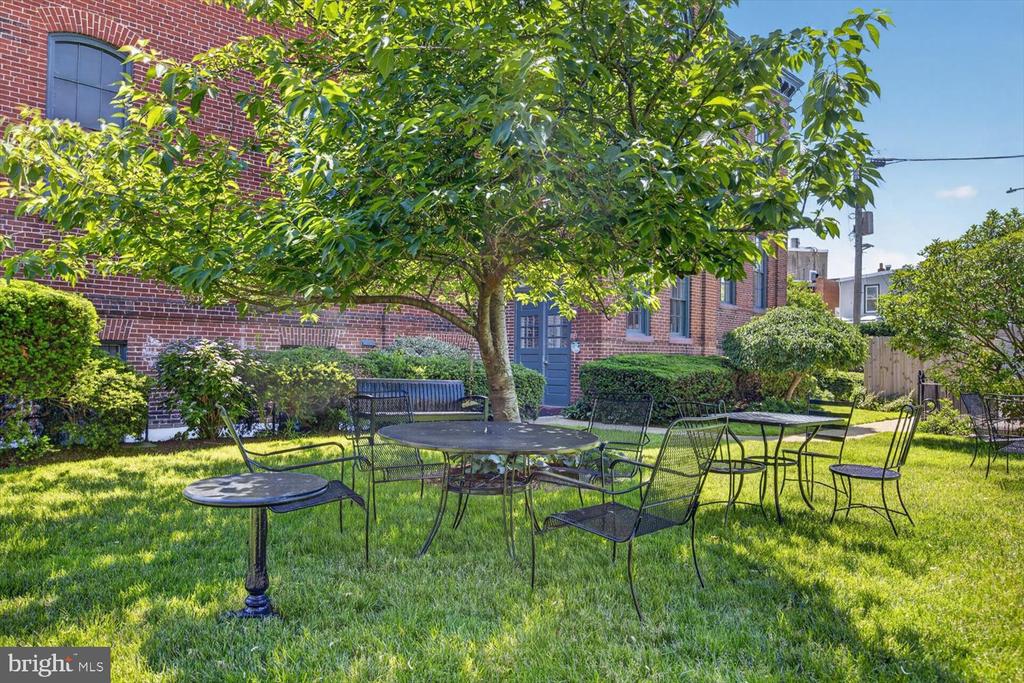 410 5TH STREET NE 1