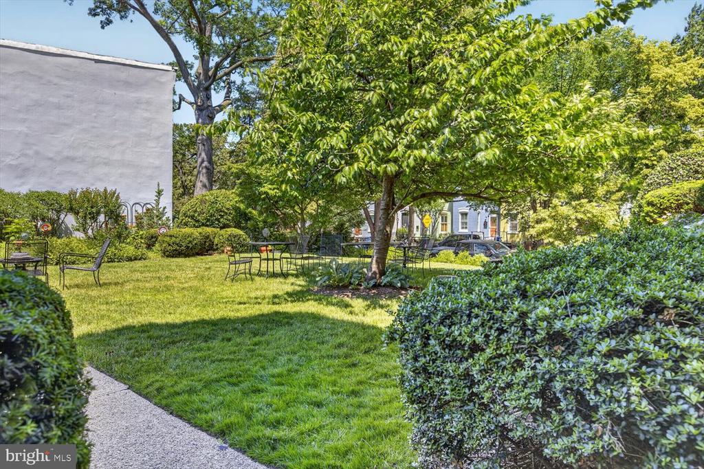 410 5TH STREET NE 1
