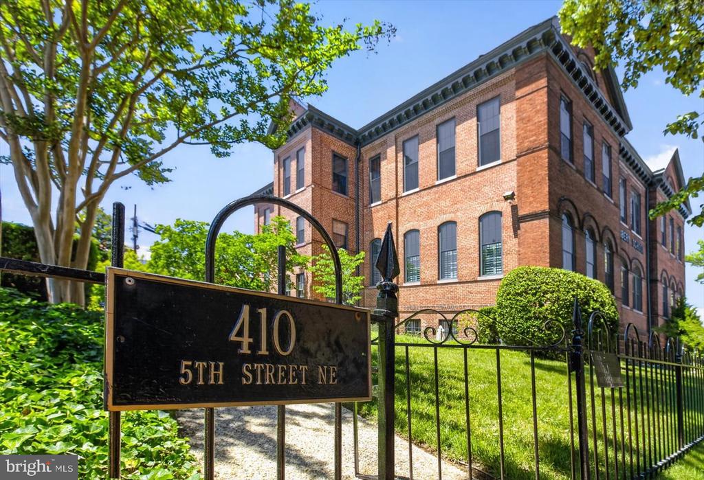 410 5TH STREET NE 1