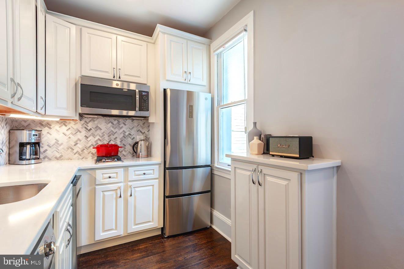 213 & 215 5TH STREET SE