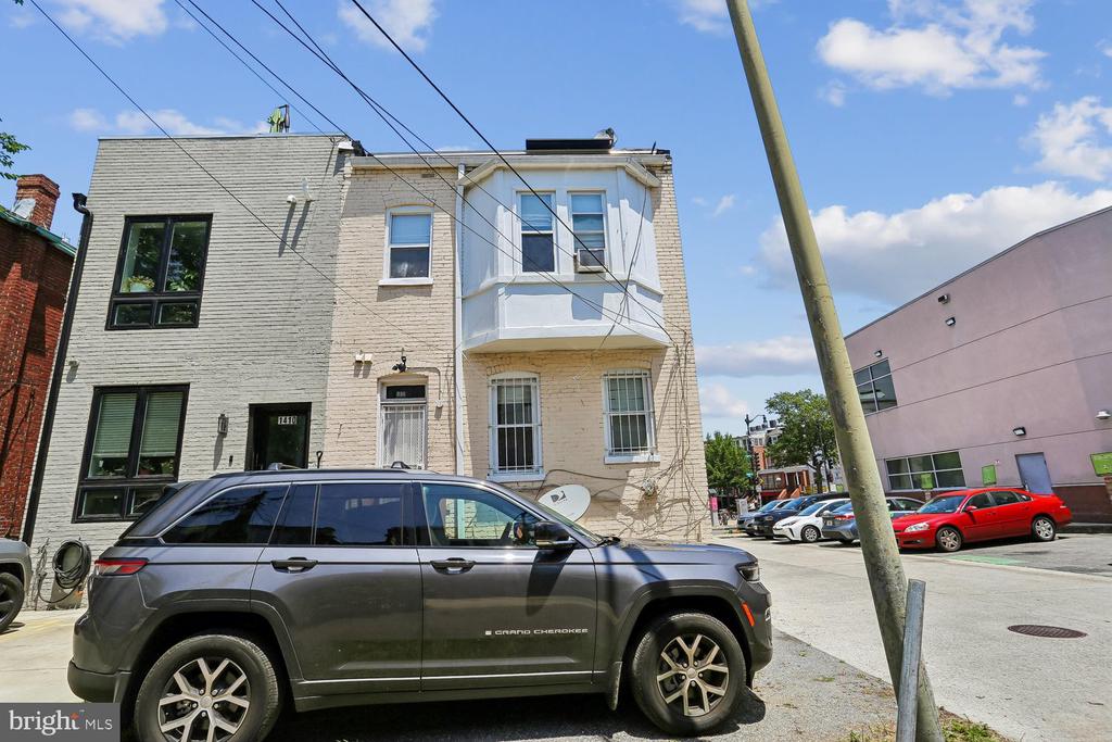 1408 NEWTON STREET NW