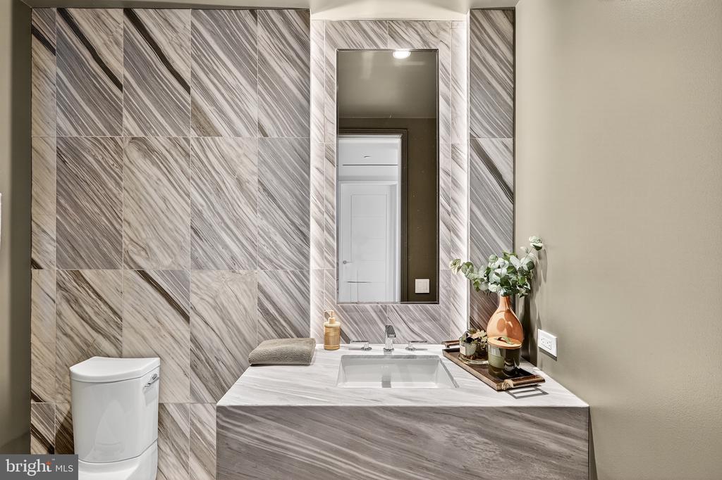 601 WHARF STREET SW Unit: 806