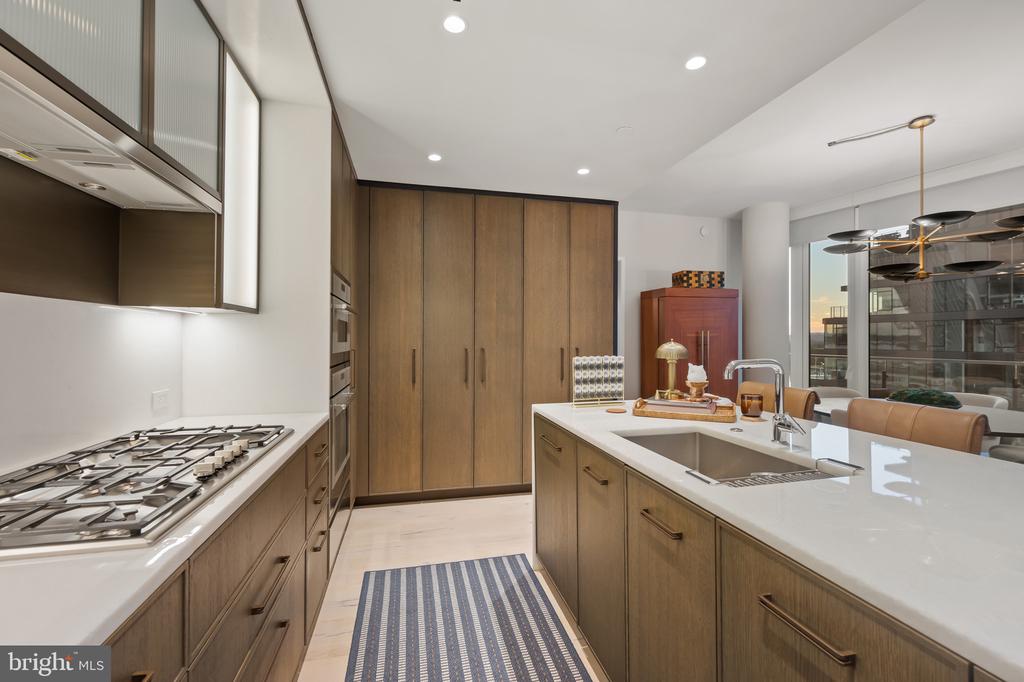 601 WHARF STREET SW Unit: 806