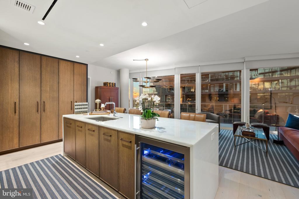 601 WHARF STREET SW Unit: 806