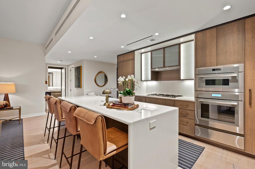 601 WHARF STREET SW Unit: 806