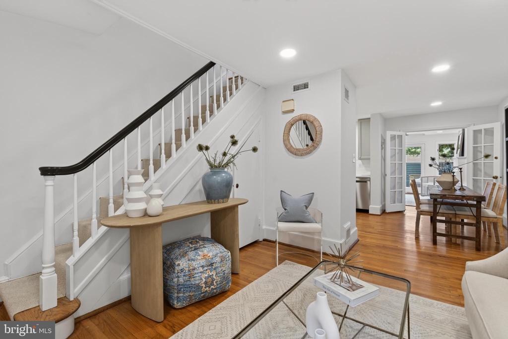 756 9TH STREET SE