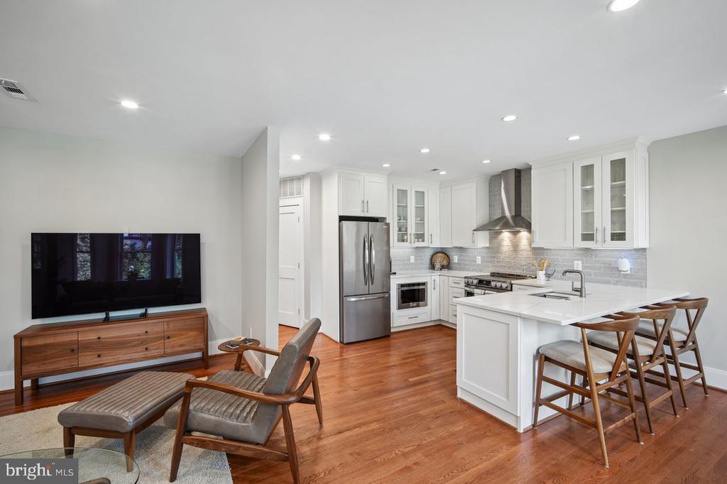 1024 MASSACHUSETTS AVENUE NE Unit: 5