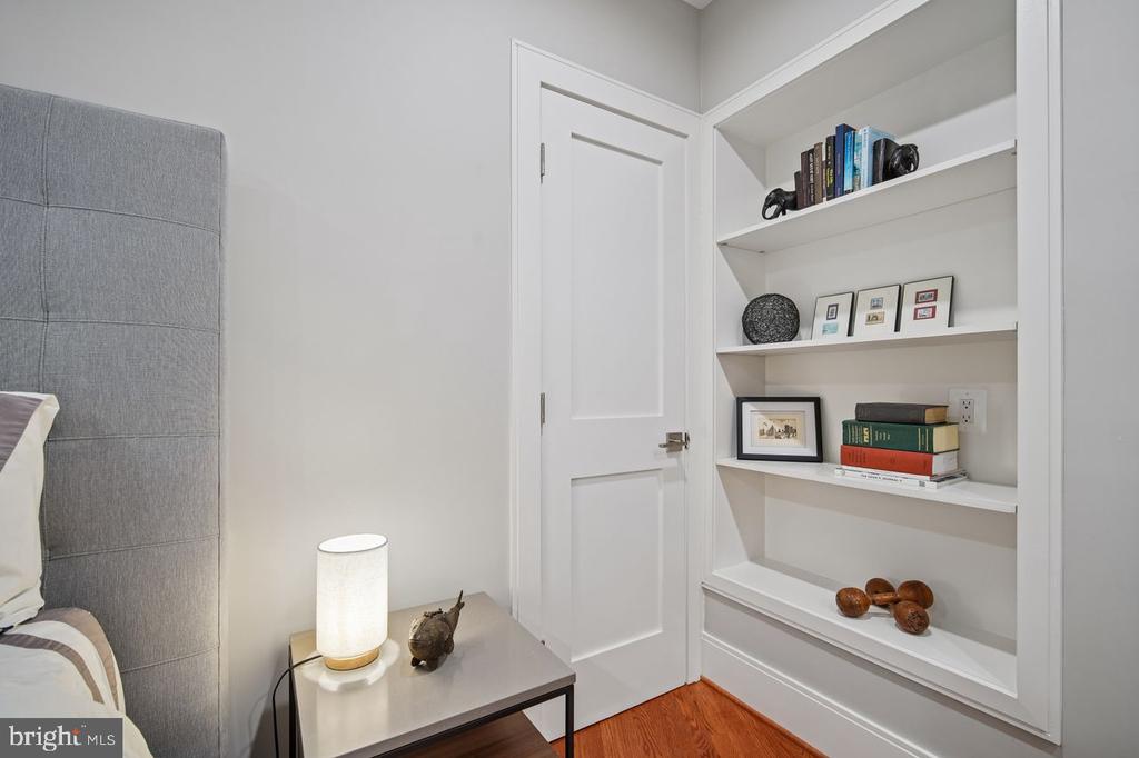 1024 MASSACHUSETTS AVENUE NE Unit: 5