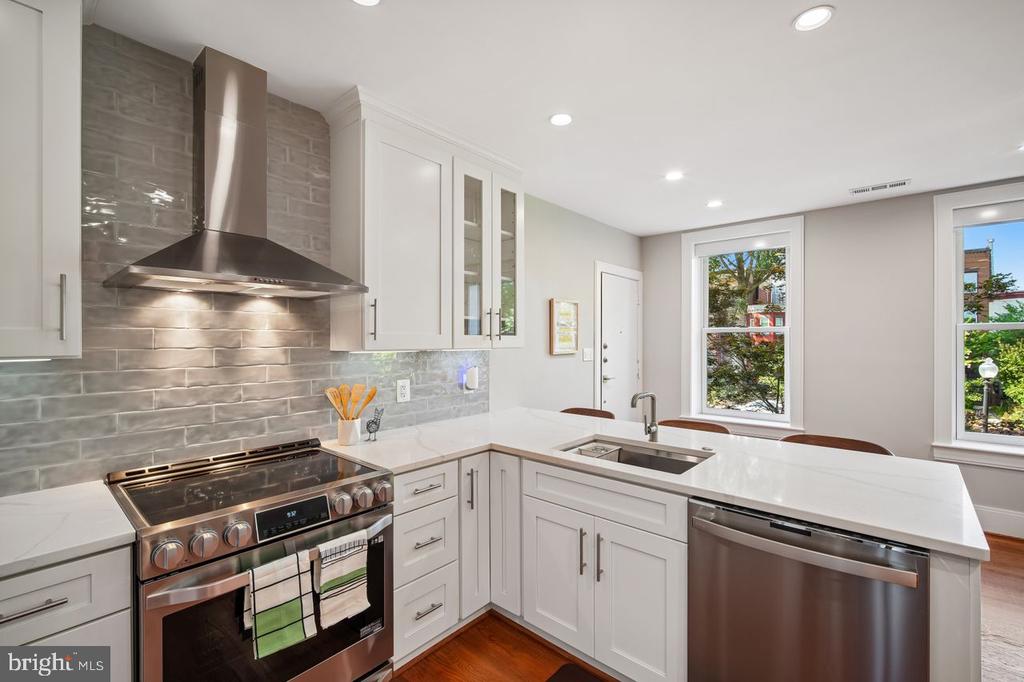 1024 MASSACHUSETTS AVENUE NE Unit: 5