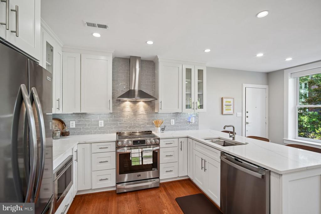 1024 MASSACHUSETTS AVENUE NE Unit: 5