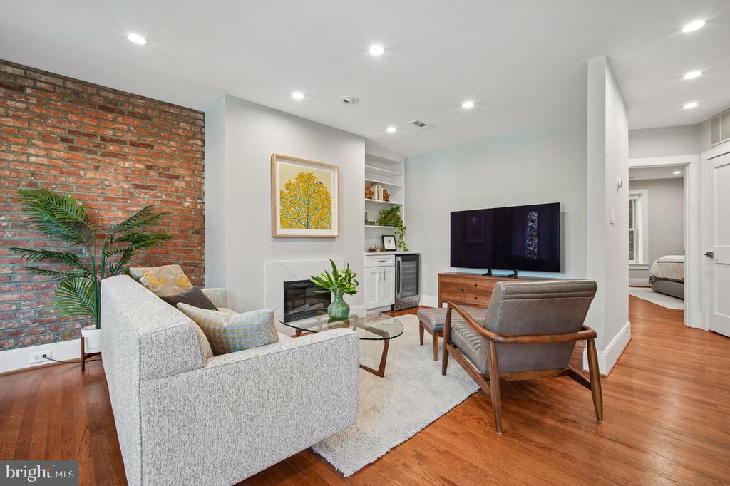 1024 MASSACHUSETTS AVENUE NE Unit: 5