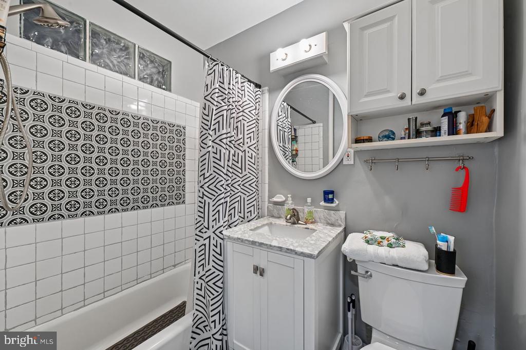414 SEWARD SQUARE SE Unit: 104