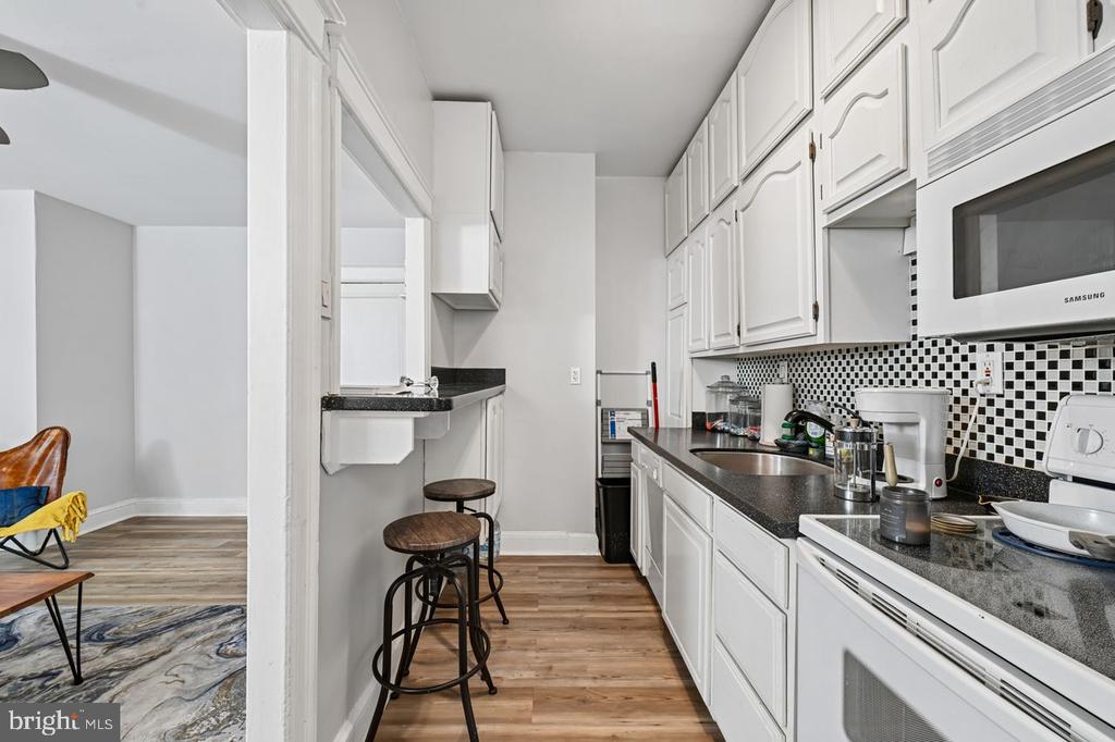 414 SEWARD SQUARE SE Unit: 104