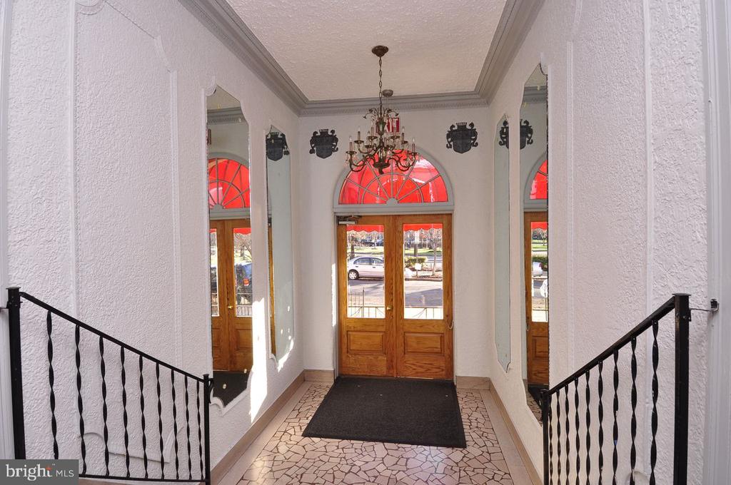 414 SEWARD SQUARE SE Unit: 104