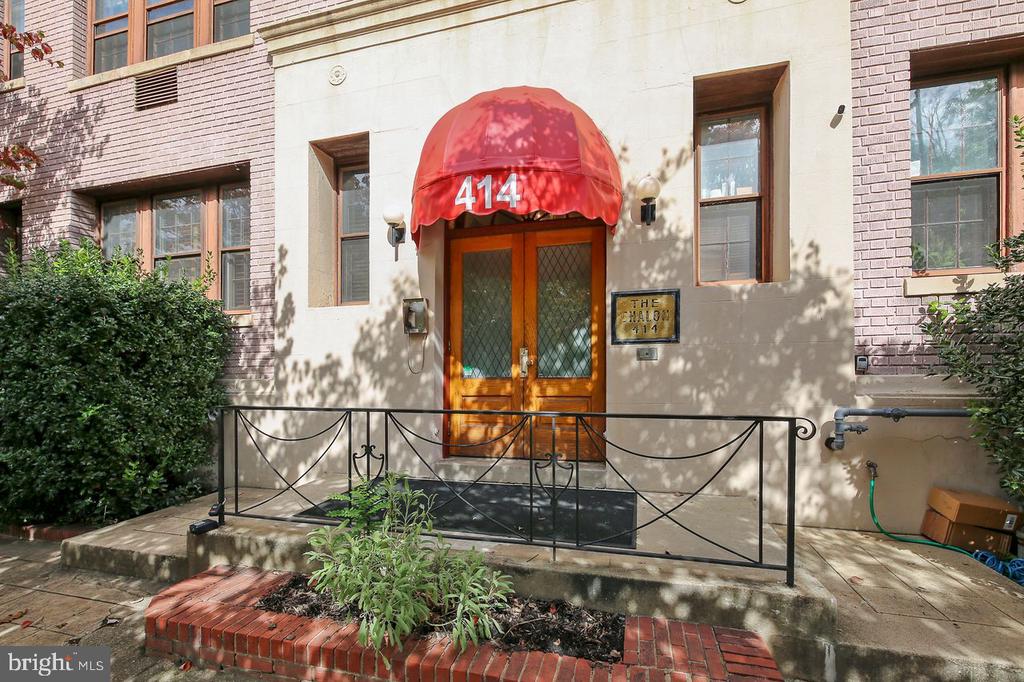 414 SEWARD SQUARE SE Unit: 104