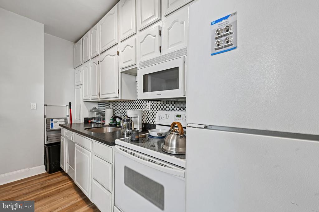 414 SEWARD SQUARE SE Unit: 104