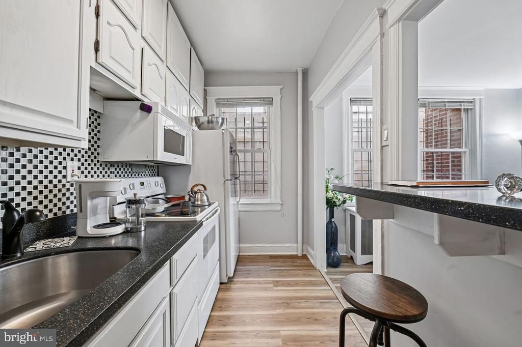 414 SEWARD SQUARE SE Unit: 104