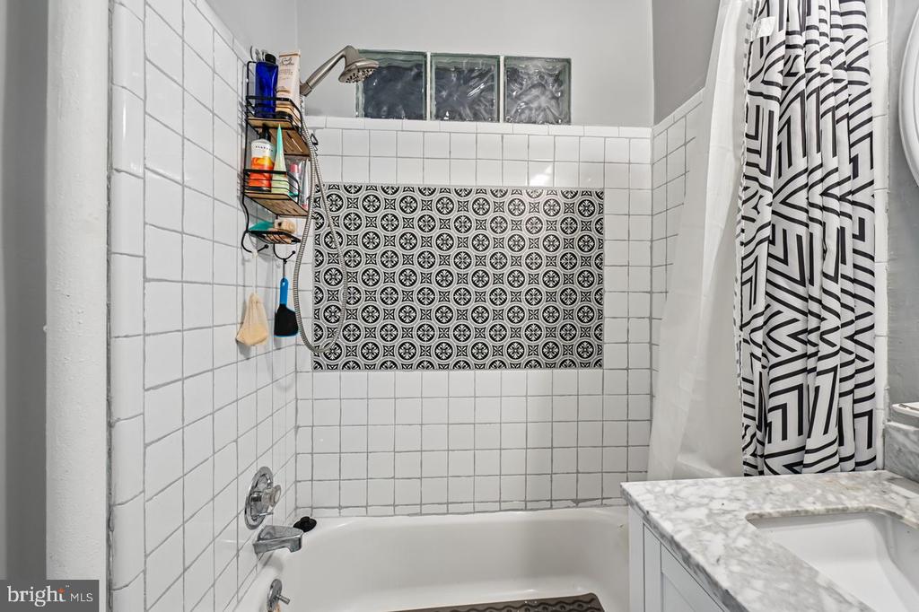 414 SEWARD SQUARE SE Unit: 104