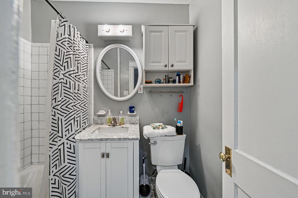 414 SEWARD SQUARE SE Unit: 104