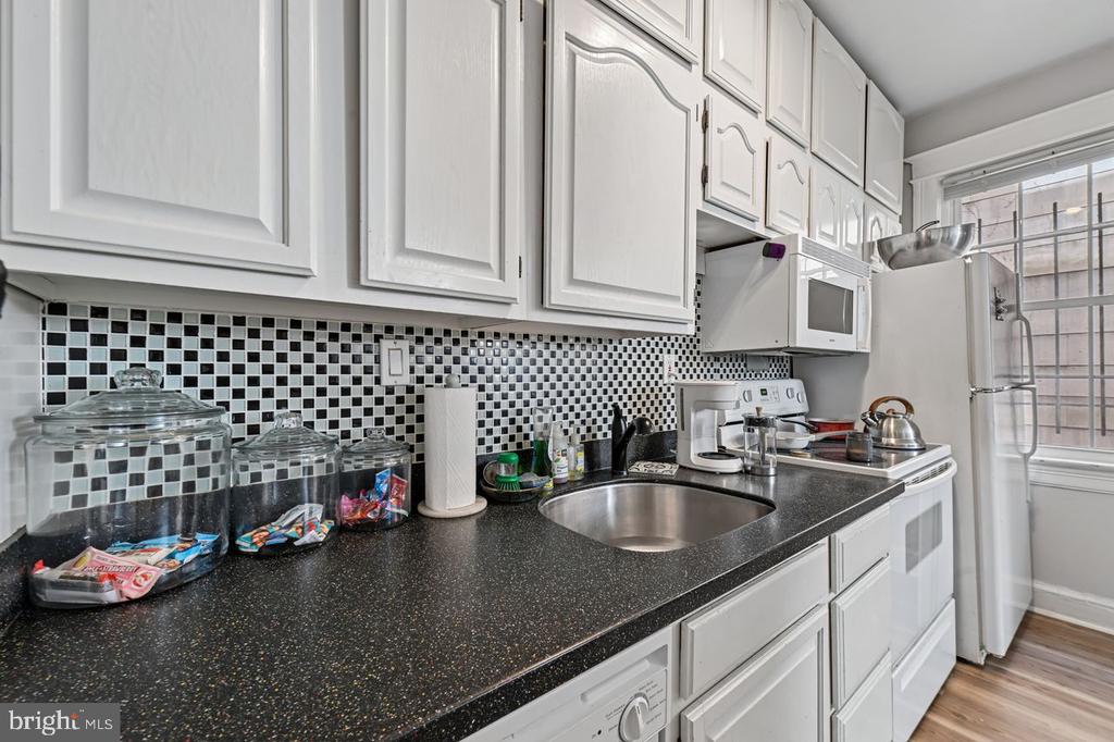 414 SEWARD SQUARE SE Unit: 104